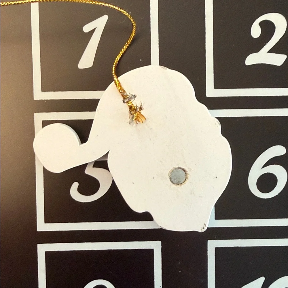 “Sleeps ‘Til Christmas” Countdown Chalkboard with Santa Placeholder 🎅
